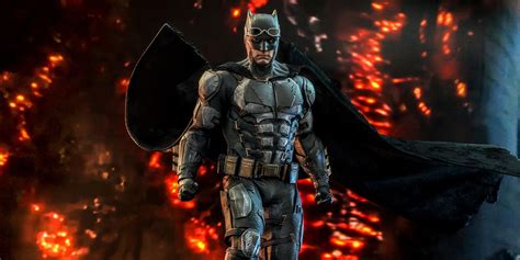 Batman Tactical Batsuit Figure Looks Better than Affleck's Snyderverse ...