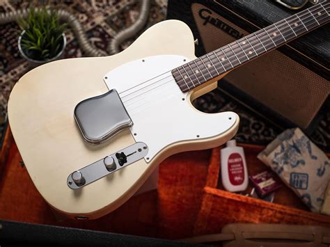 Check out this collector-grade 1963 Fender Esquire