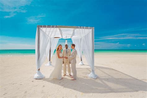 8 Most Romantic Destination Wedding Venues | SANDALS