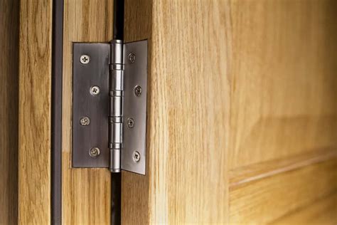 How to Choose the Right Door Hinges - What to Consider