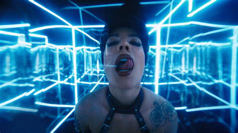 FEATURE: Halsey - Nightmare (Dir. Hannah Lux Davis)