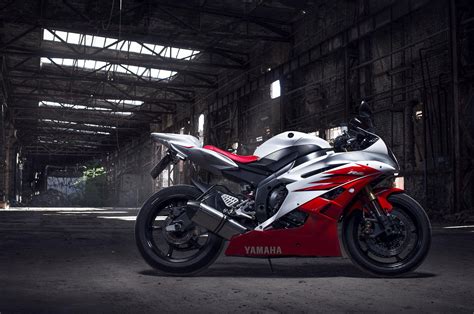 Yamaha R6 Raven Wallpaper