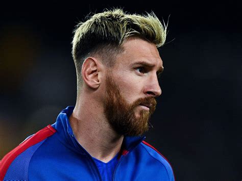 Lionel Messi Beard : Lionel Messi Reveals New Look As He Shaves His ...