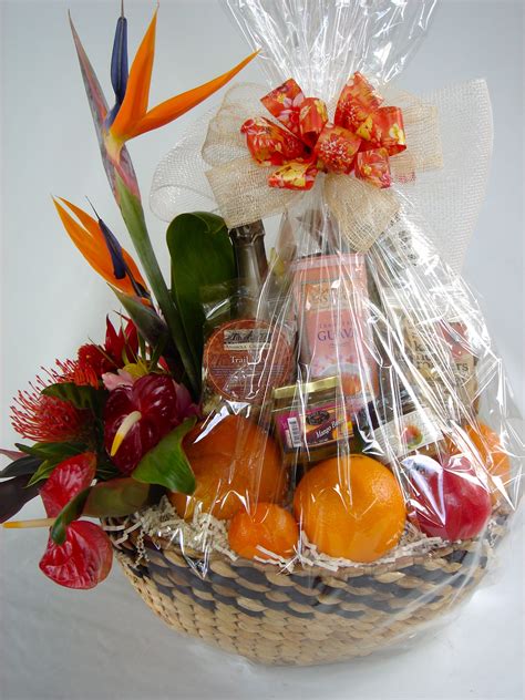 "Tropical Splendor" A unique Hawaiian gift basket with gorgeous fresh ...