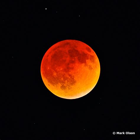 How I Got That Shot: Photographing the "Blood Moon" Lunar Eclipse