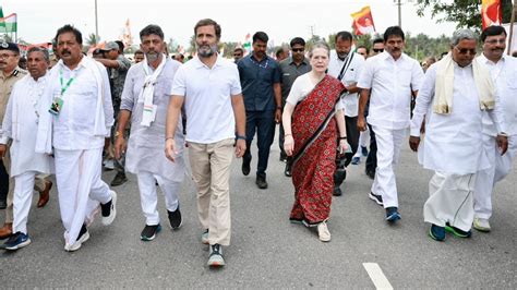 Sonia Gandhi joins Rahul in Bharat Jodo Yatra, ‘We are proud,’ say Cong ...