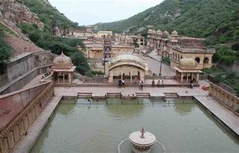 Top 7 famous temple in Jaipur | Timings, Locations, Hotels Nearby!