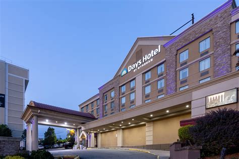 Days Hotel by Wyndham North Bergen /NYC Area | North Bergen, NJ Hotels