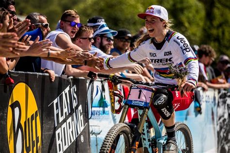 Rachel Atherton wins 2017 Action Sports Laureus Award