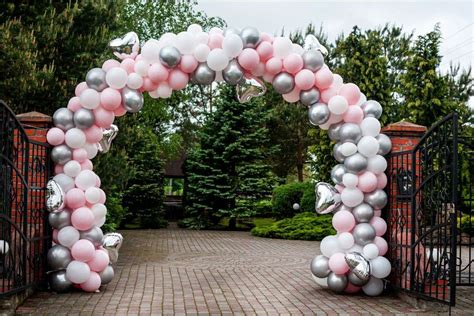 How To Make A Stunning Balloon Arch For Your Wedding - OMG I'm Getting ...