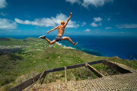 KOKO HEAD STAIRS HIKE: 1,048 TORTUROUS STEPS - Journey Era