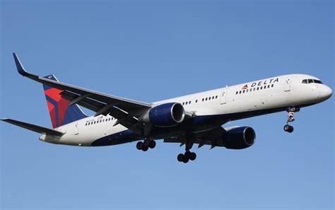 Boeing 757-200 Delta Airlines. Photos and description of the plane