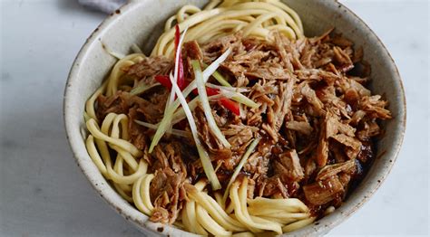 Linda McCartney Foods - Vegetarian shredded Hoisin Duck with sesame noodles