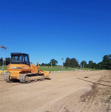 DOZER WORK - Henry's Excavating Inc.