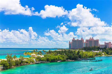 How to Plan a Day Trip to Atlantis Paradise Island in the Bahamas