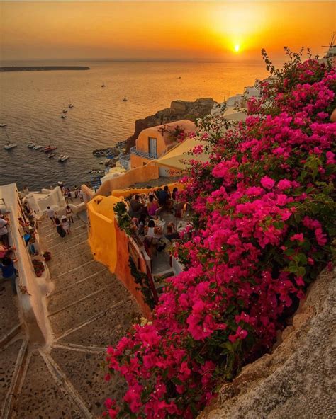 Santorini - Greece 🌺🌺🌺 . Picture by @cbezerraphotos #wonderful_places ...