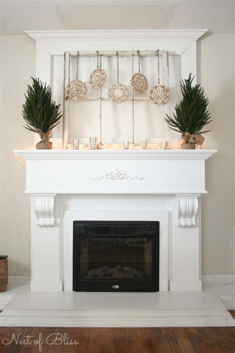 35 Winter Fireplace Mantel Decorating Ideas for Christmas