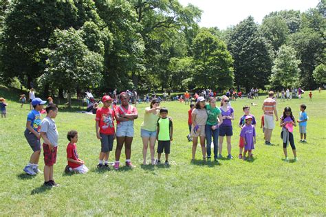 826NYC families, volunteers, and staff celebrate Field Day - 826NYC