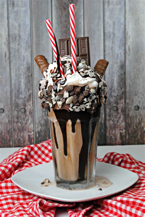 Hershey's Chocolate Bar Milkshake Recipe: A Total Splurge! - Lady and ...