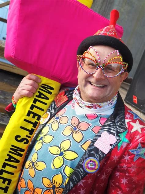 Children's TV icon Timmy Mallett pops into East Yorkshire chippie ...