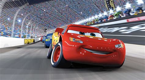 Esitellä 37+ imagen lightning mcqueen race car - abzlocal fi