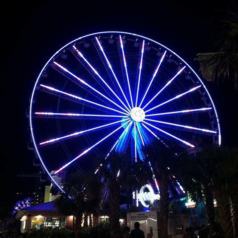 Myrtle Beach SkyWheel at night. This thing skeered the snap out of me ...