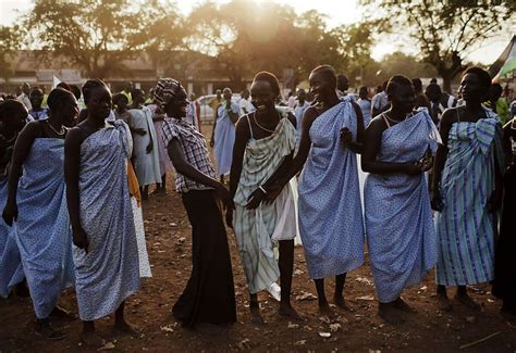 South Sudan gains independence, becomes new nation