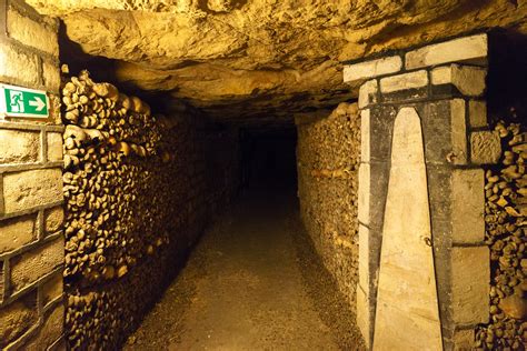 Private walking tour to the Catacombs of Paris with private guide