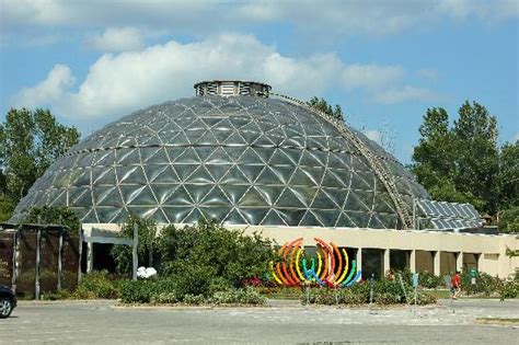 Inside the Dome - Picture of Greater Des Moines Botanical Garden, Des ...