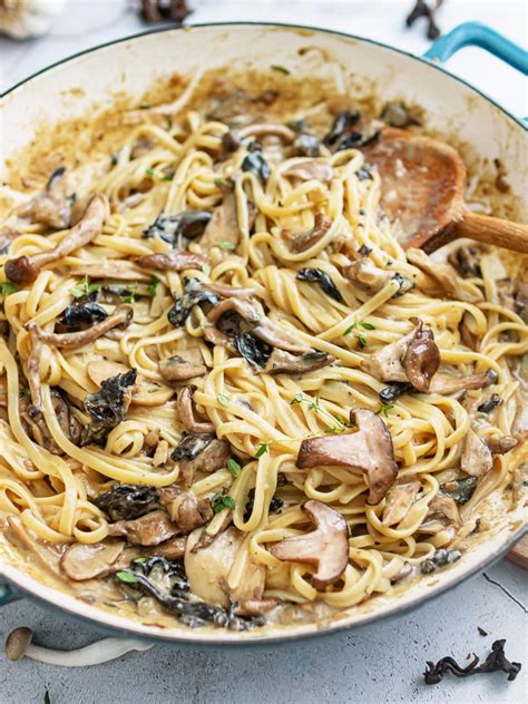 Vegan wild mushrooms (black trumpet) pasta with truffle oil | K33 ...