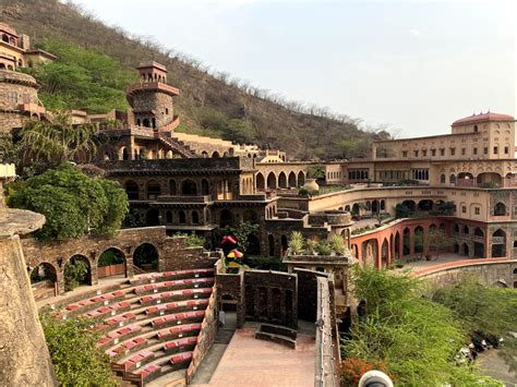 Neemrana Fort Palace- A perfect blend of Luxury and Tradition - WEIRDO