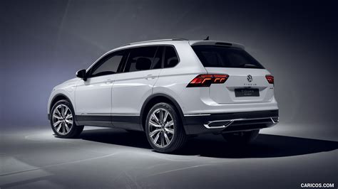 Volkswagen Tiguan Plug-In Hybrid | 2021MY | Rear Three-Quarter