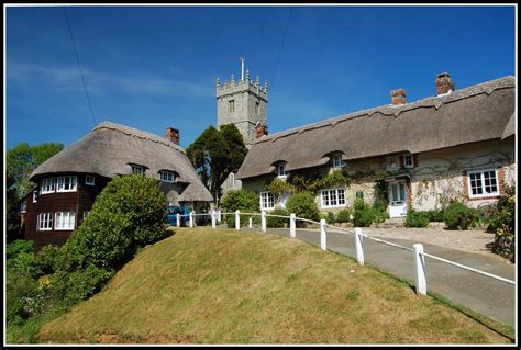 052 Godshill cottages & church | Some of the pretty thatched… | Flickr