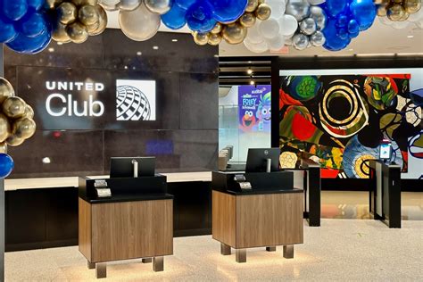 United debuts its nicest club yet in Newark’s new Terminal A - The ...