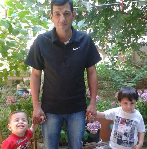 Alan Kurdi death: A Syrian Kurdish family forced to flee - BBC News