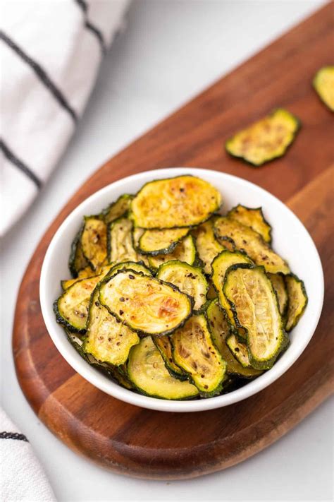 Low-Carb Baked Zucchini Chips Recipe - Diabetes Strong