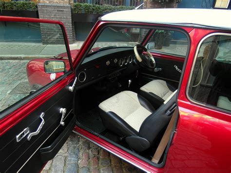 Classic Mini Cooper Hire London - TV, Wedding, Film, Tours