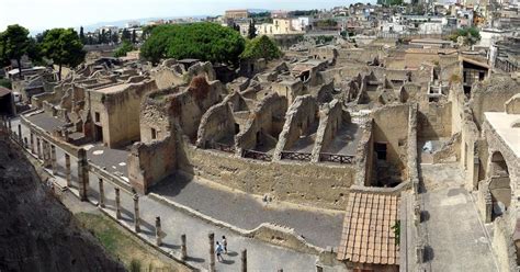 Herculaneum: 2-Hour Private Tour of the Ruins | GetYourGuide