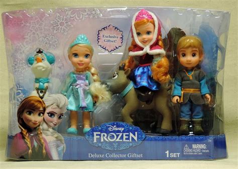 the frozen princess dolls are in their packaging