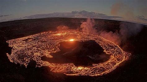 Hawaii's Kilauea volcano erupts again, summit crater glows : NPR