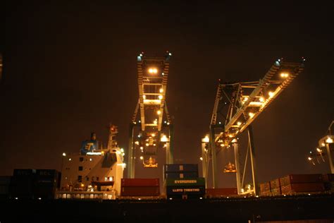 非常高 | Kaohsiung Port Container Terminal | 海爾渥 / Hairworm | Flickr