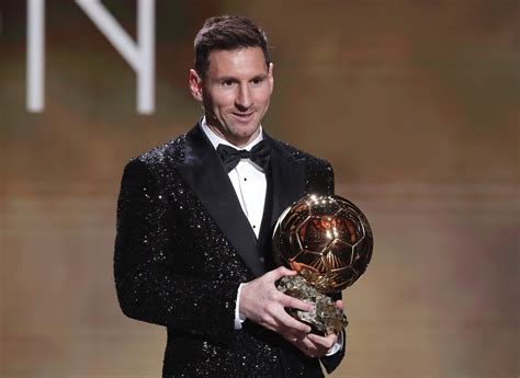 Lionel Messi clinches Ballon d'Or for record 7th time | Daily Sabah