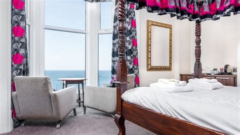 Whitby Hotels and Bed & Breakfasts with Sea Views