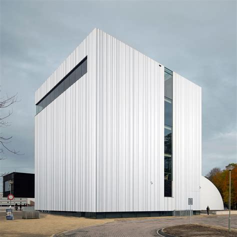 ARCHITECTURE DEZEEN: Ten Impressively Geometric Cube-shaped Buildings ...