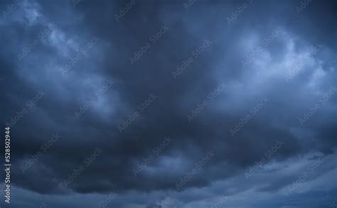 Storm clouds floating in a rainy day with natural light. Cloudscape ...