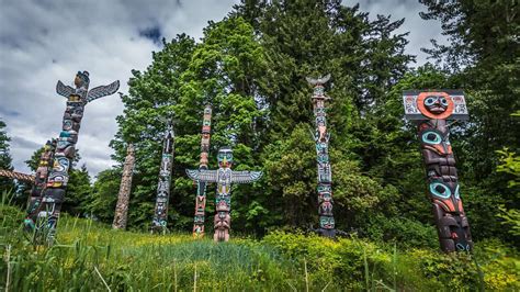 Stanley Park Totem Poles & Other Things to See in Stanley Park, Vancouver