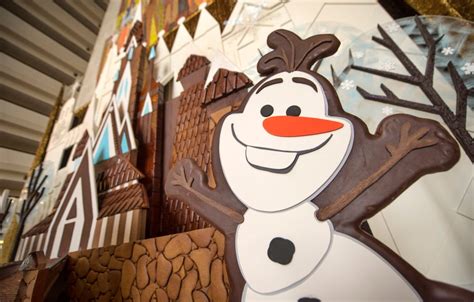 Disney World News – Frozen Gingerbread Castle | Disney World Enthusiast