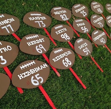 Team mama idea diy personalized football signs – Artofit