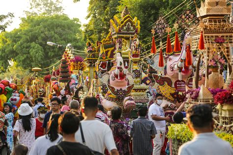 Chiang Mai Flower Festival - diariesof