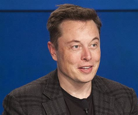 Elon Musk Biography - Facts, Childhood, Family Life & Achievements